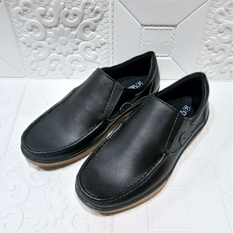Sepatu Pria Casual Kulit