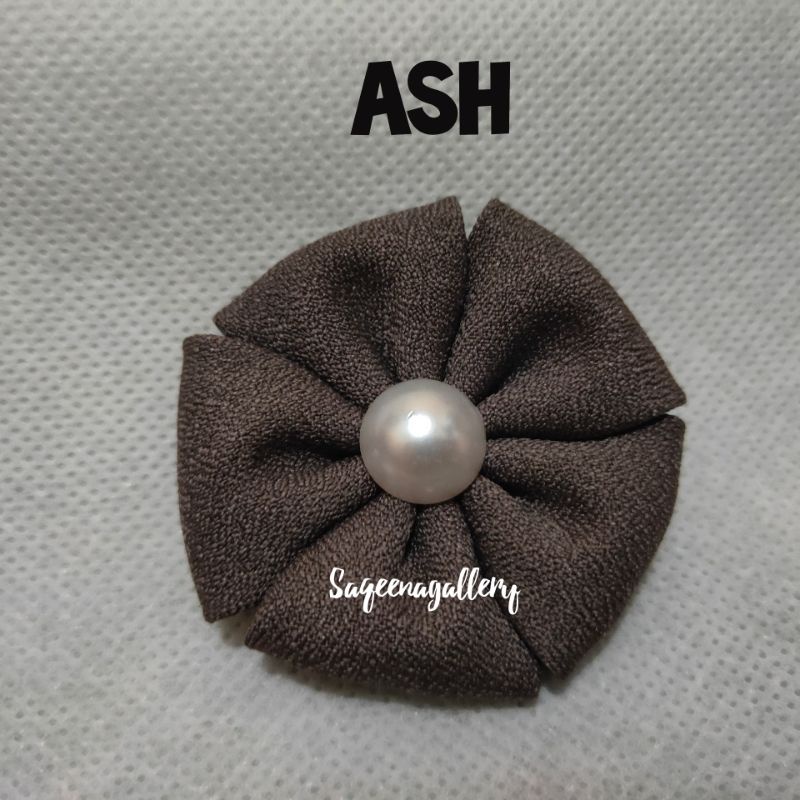 BROS BUNGA MUTIARA BROSS JILBAB MURAH MEWAH BROOCH HIJAB KAIN / SOUVENIR MURAH-Ash