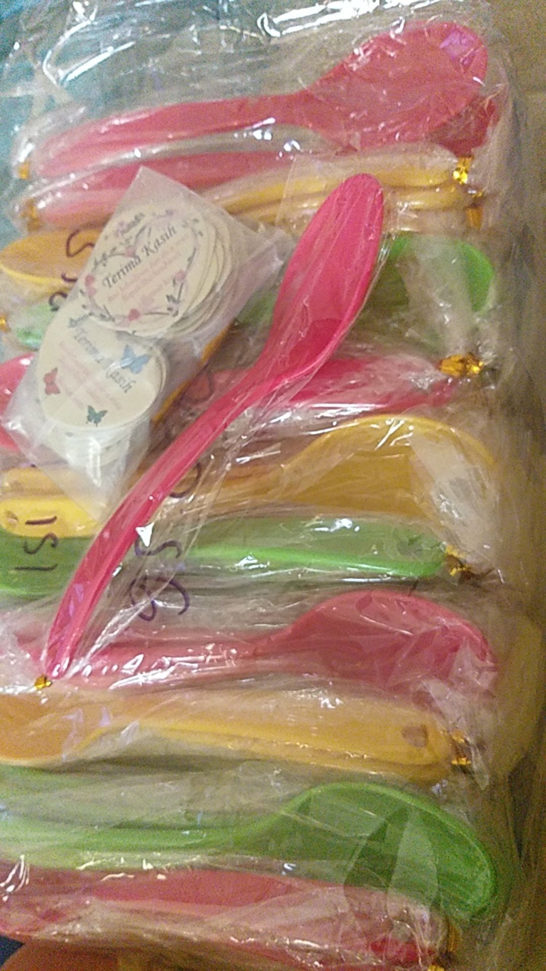 Souvenir Pernikahan Sendok Melamin Warna