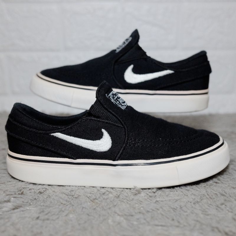 Sepatu Anak Second Nike SB Stefan Janoski Slip On Black Bekas Preloved