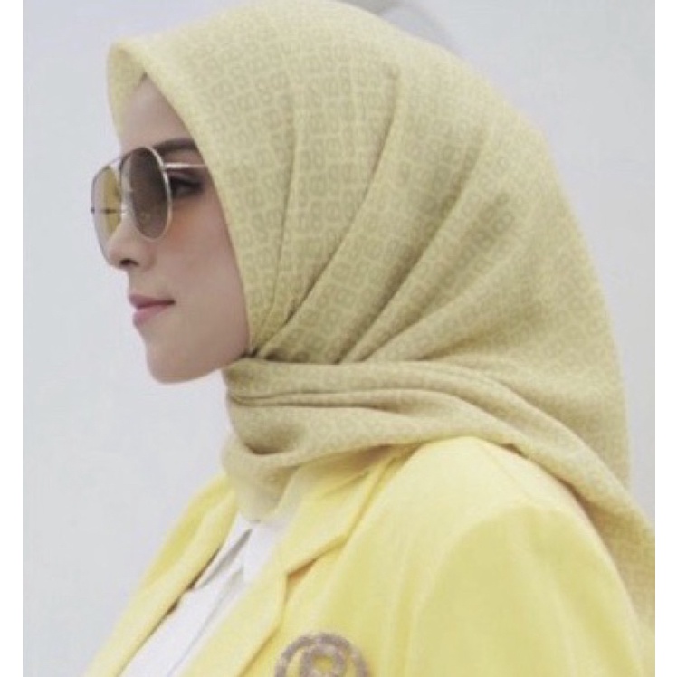 Tapis Butternut Buttonscarves