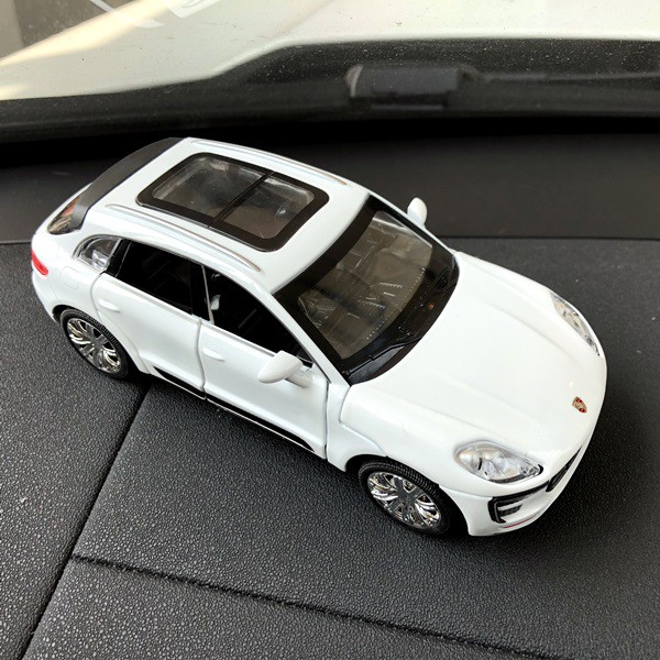 Pajangan PORSCHE MACAN TURBO Miniatur Parfum Parfume Pewangi Mobil