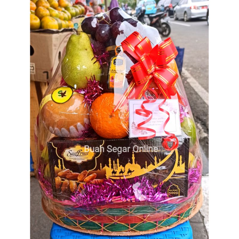

Parcel Buah + Kurma + Madu