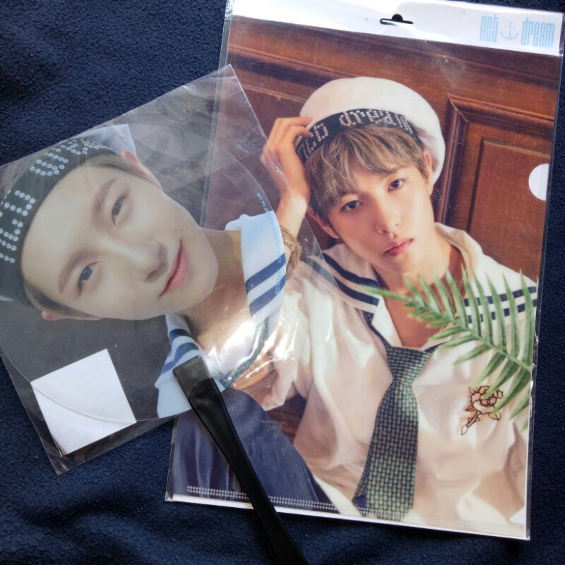 Fan & L holder we young Renjun Rare item
