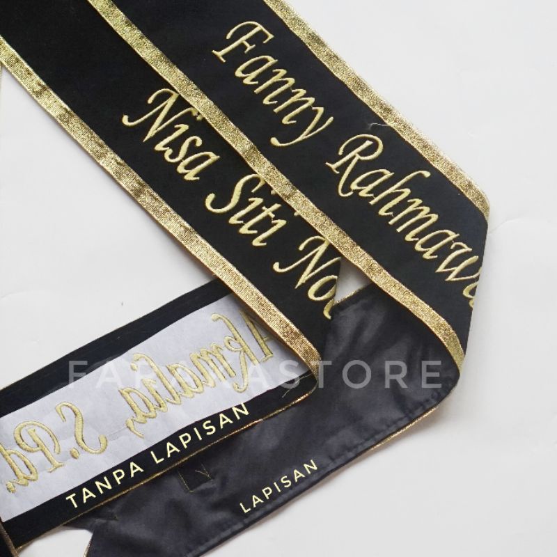 Selempang Wisuda Bludru Pita Bordir Komputer Hitam