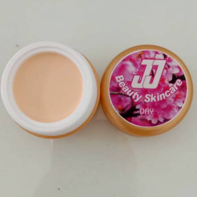 BBKRIM GLOWING..BEDAK PEMUTIH...BEDAK JERAWAT..BB KRIM JJ BEAUTY