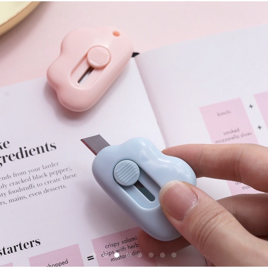 Cutter Mini Portable Bentuk Oval Mini Cutter Polos Travel Kit Pemotong Kertas Paper Cutter Lucu Bentuk Awan Warna Pastel Untuk Unboxing Paket