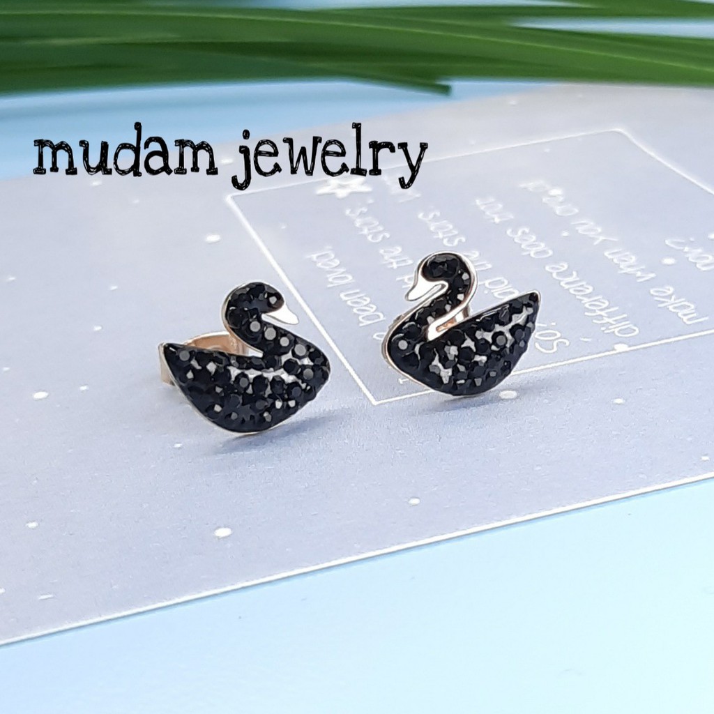 Anting Tusuk Titanium Swan Kristal Altifisial Putih Merah dan Hitam Rose Gold