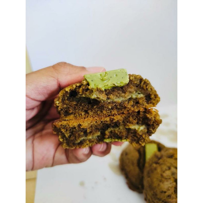 

Soft Cookies Matcha with Kit Kat