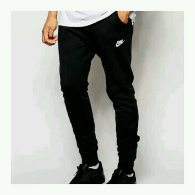 CELANA JOGGER NIKE