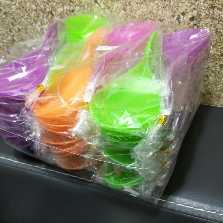 

Buktikan sekarang-- Termurah Min Order 1 Pack Isi 50 Pcs SOUVENIR PERNIKAHAN Centong Nasi Warna pela