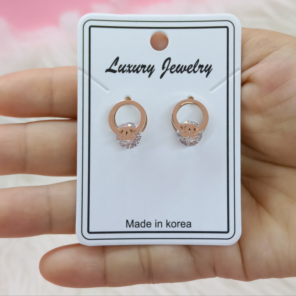 Anting Titanium Ch4nl Dengan Kristal Rose Gold