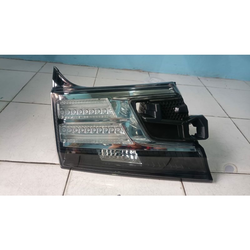 Lampu bagasi toyota vellfire 2017 kiri