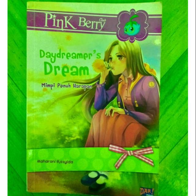 Buku Pink Berry Club DayDreamer's Dream