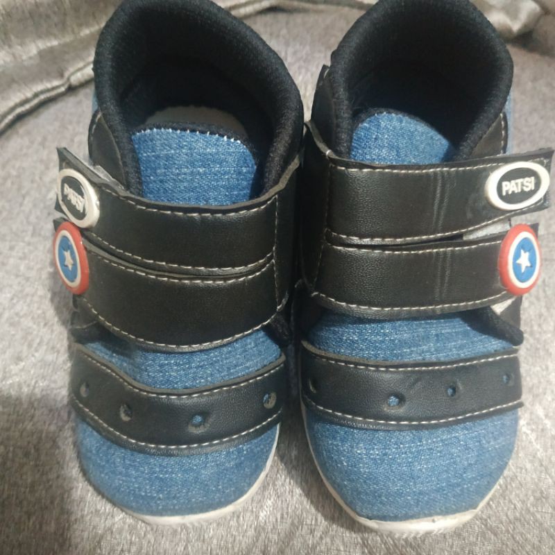 sepatu anak