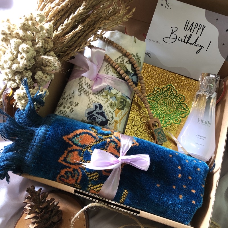 Hampers Giftbox Mukena | Hadiah Kado Wanita Muslim ulangtahun wisuda Anniversarry wedding valentine cewe