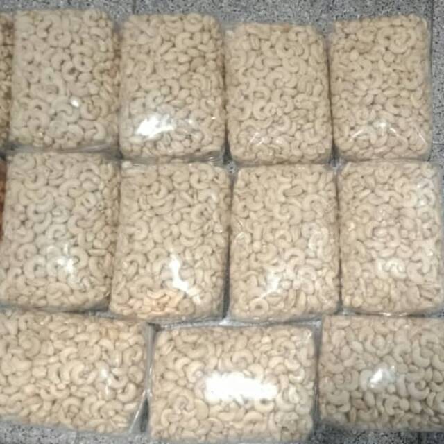 

Kacang Mete Mentah (Biasa)