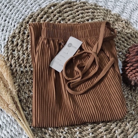 Celana Kulot Jumbo Plisket Lidi Kecil Premium Summer Highwaist Ribbon Pleated Cullotes Bawahan Wanita Termurah-milo
