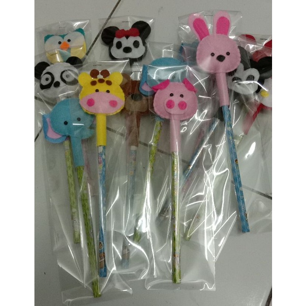 

Pensil hias Karakter flanel