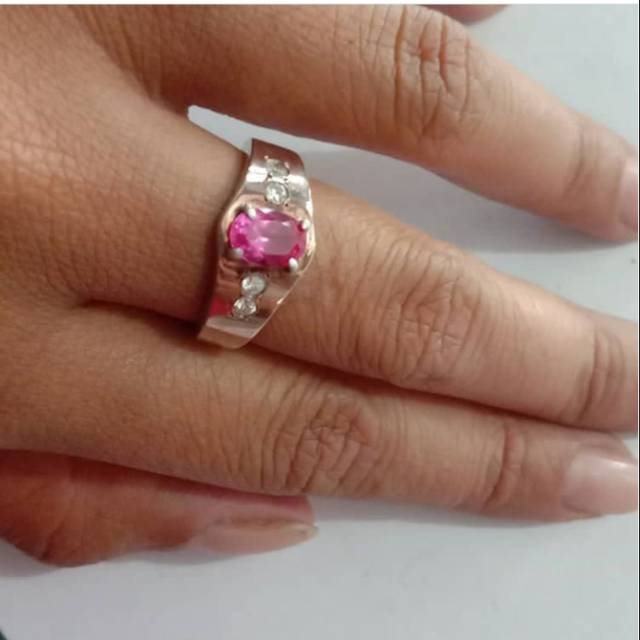 Cincin perak mata batu