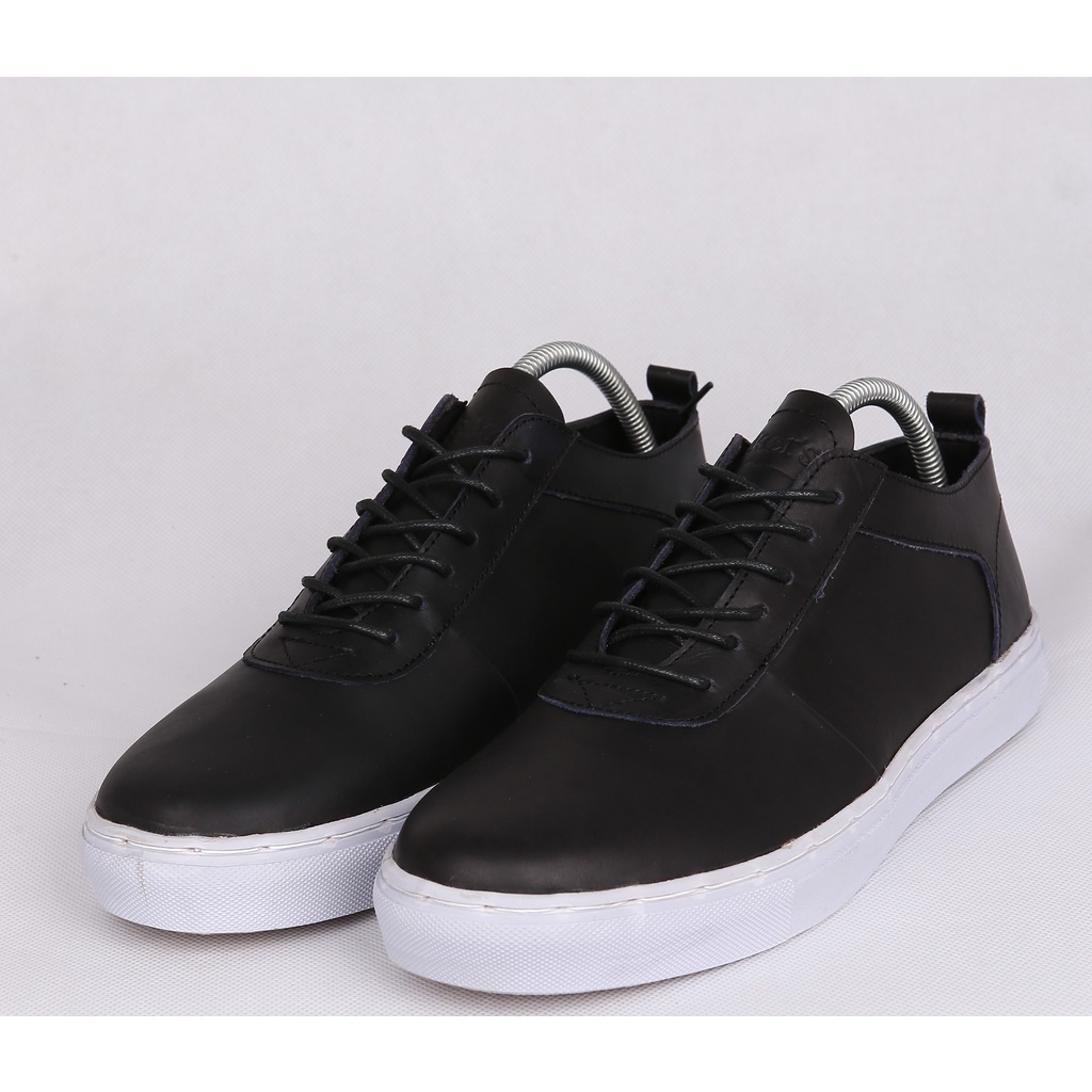 sepatu sneakers pria classic kulit asli