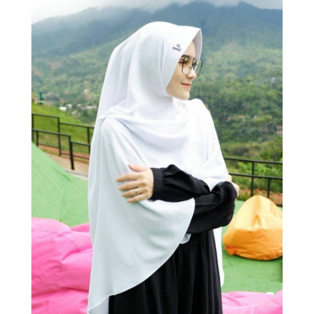 Gosya size L Putih by Hijab Syandana HIJAB SYANDANA PUTIH GOSYA