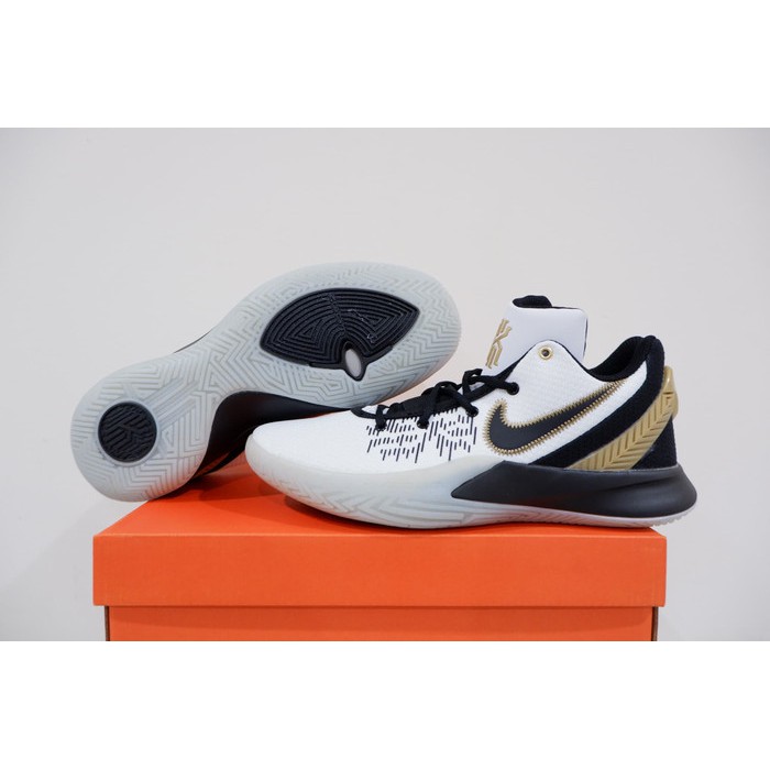 nike kyrie flytrap 2 white