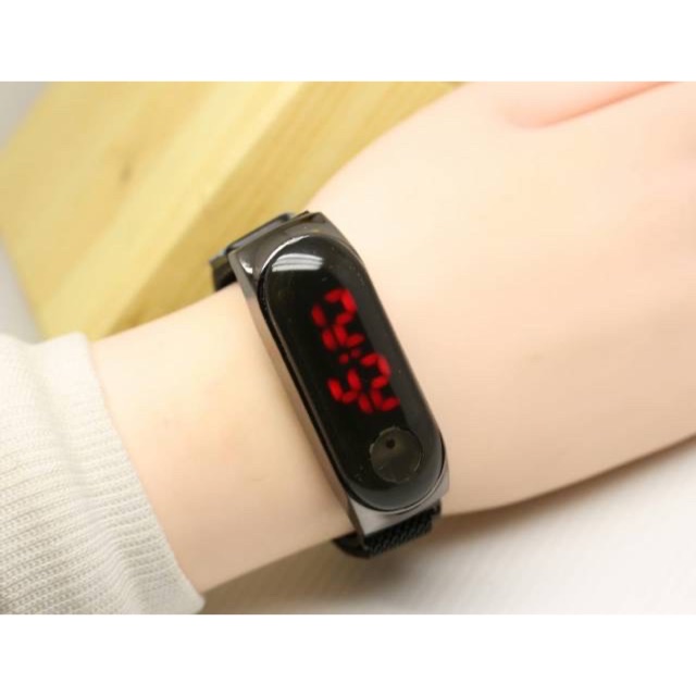 Jam Tangan Wanita Korea Strap Magnet LED Digital Kapsul