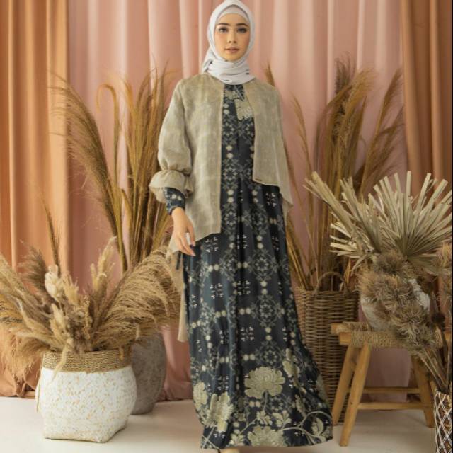 LALIKA KALA OUTER WEARING KLAMBY