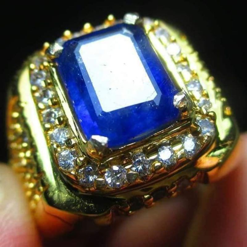 NATURAL BLUE SAPPHIRE SRILANKA CEYLON