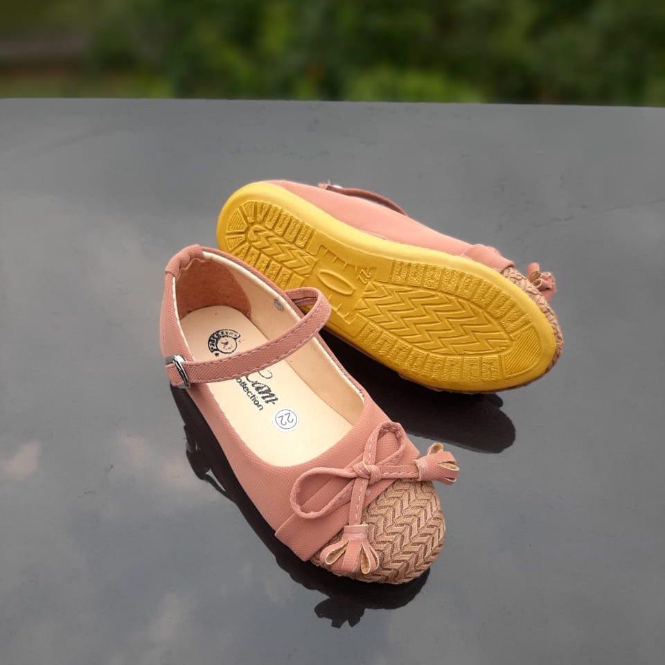 TOKOERS SBA03 22-25 Sepatu Balet, Flatshoes Anak Perempuan Umur 1 2 3 tahun - Motif Pita Rajut