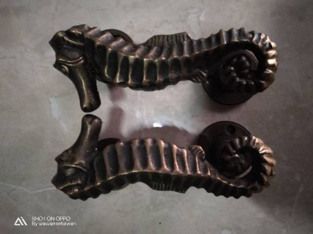 Handle Pintu / Gagang Laci Tarikan Pintu Rumah Kuningan Antik Motif Kuda Laut 11cm