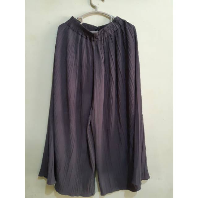 Preloved kulot simplicity