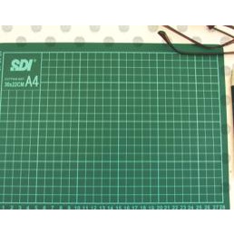 

SDI CUTTING MAT / ALAS POTONG A4