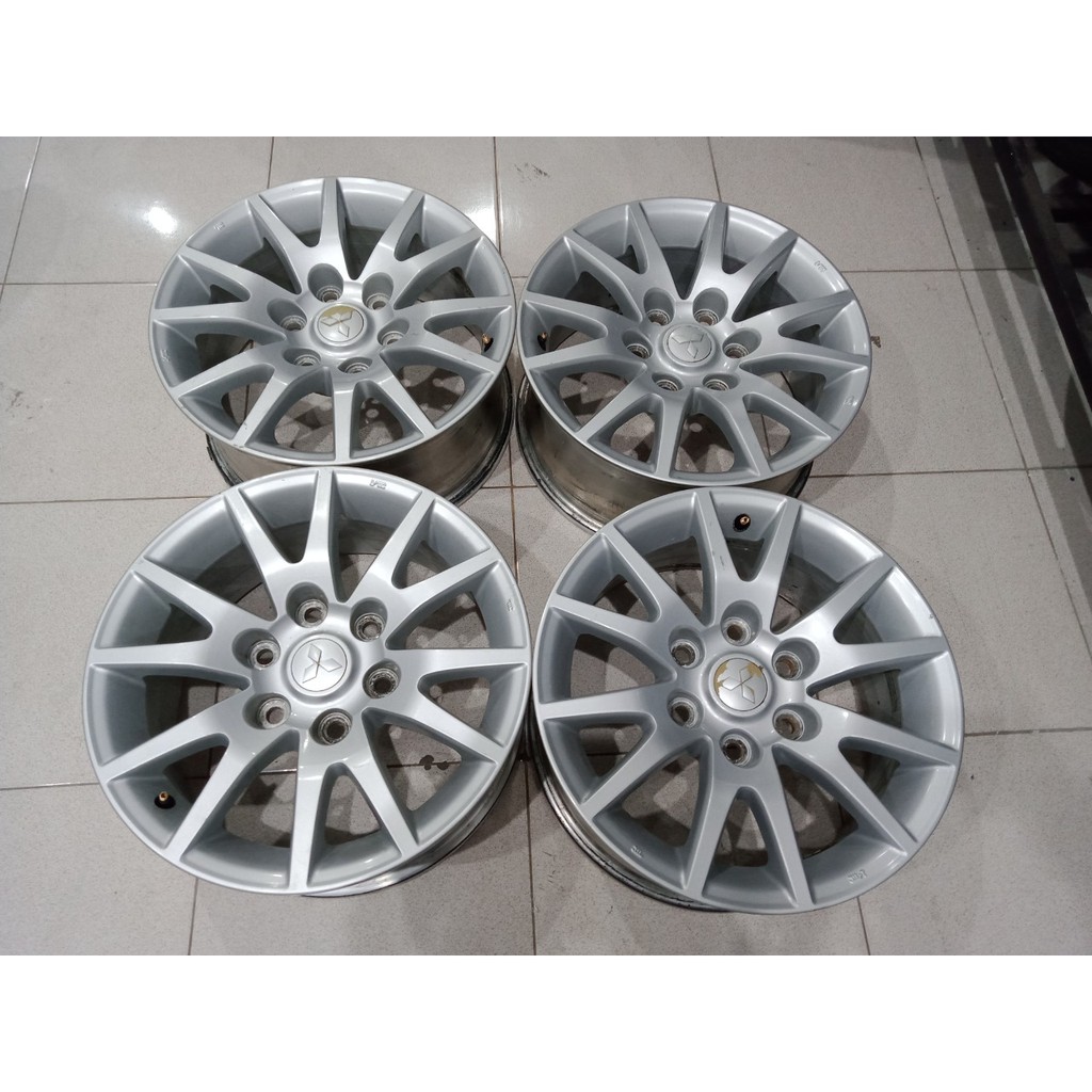 Velg Mobil Bekas Original STD PAJERO SPORT Ring 17 Lebar 7/5 Hole 6X139 SILVER