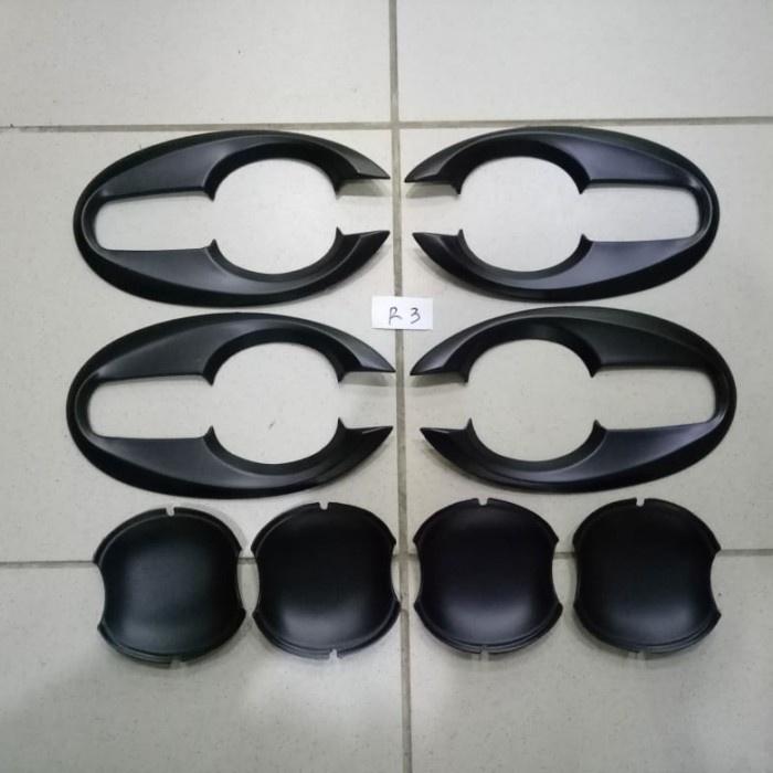 Outer mobil Ertiga warna hitam doff. black doff