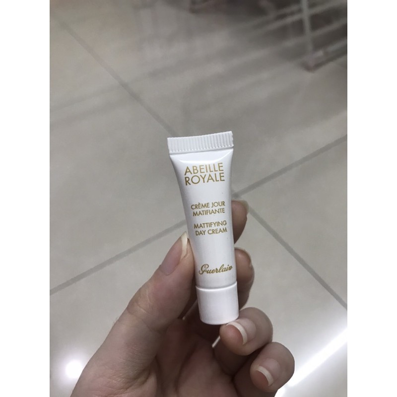 jual-guerlain-abeille-royale-mattifying-day-cream-shopee-indonesia