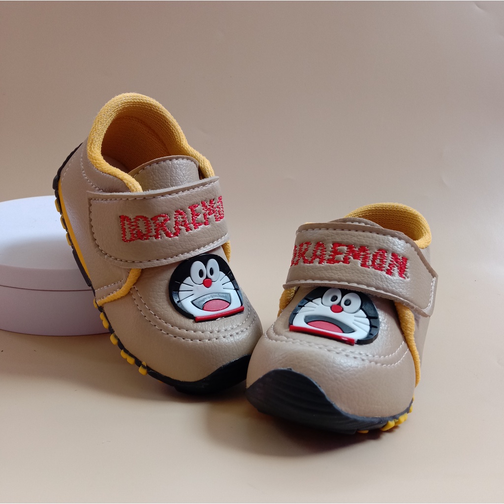 Sepatu anak bunyi bayi laki laki usia 1-3 tahun / sepatu balita murah-doraemon