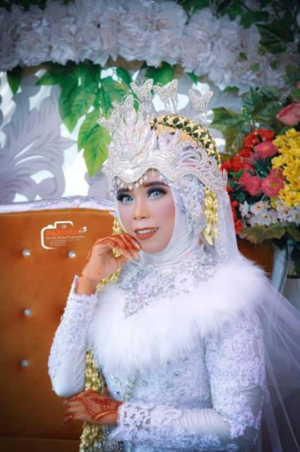 balero bulu hiasan dada baju pengantin