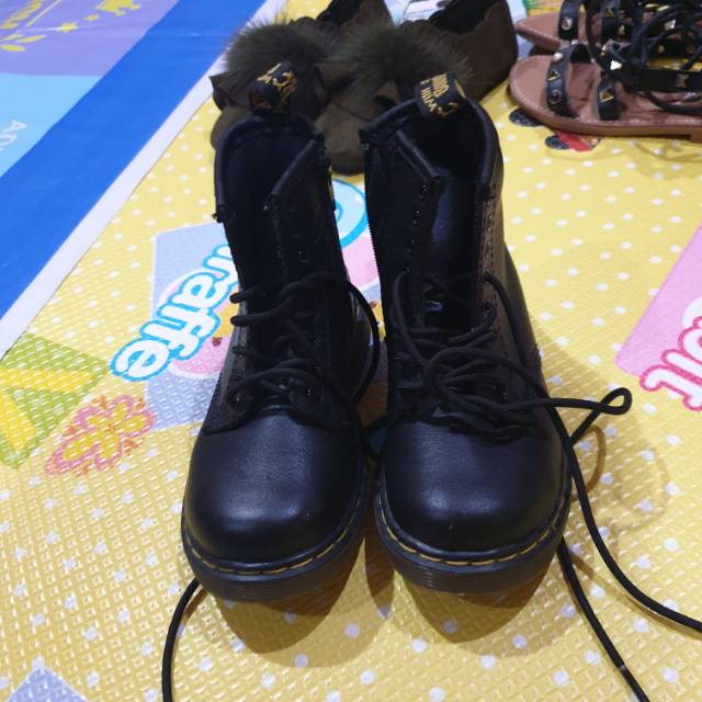 Dr martens anak