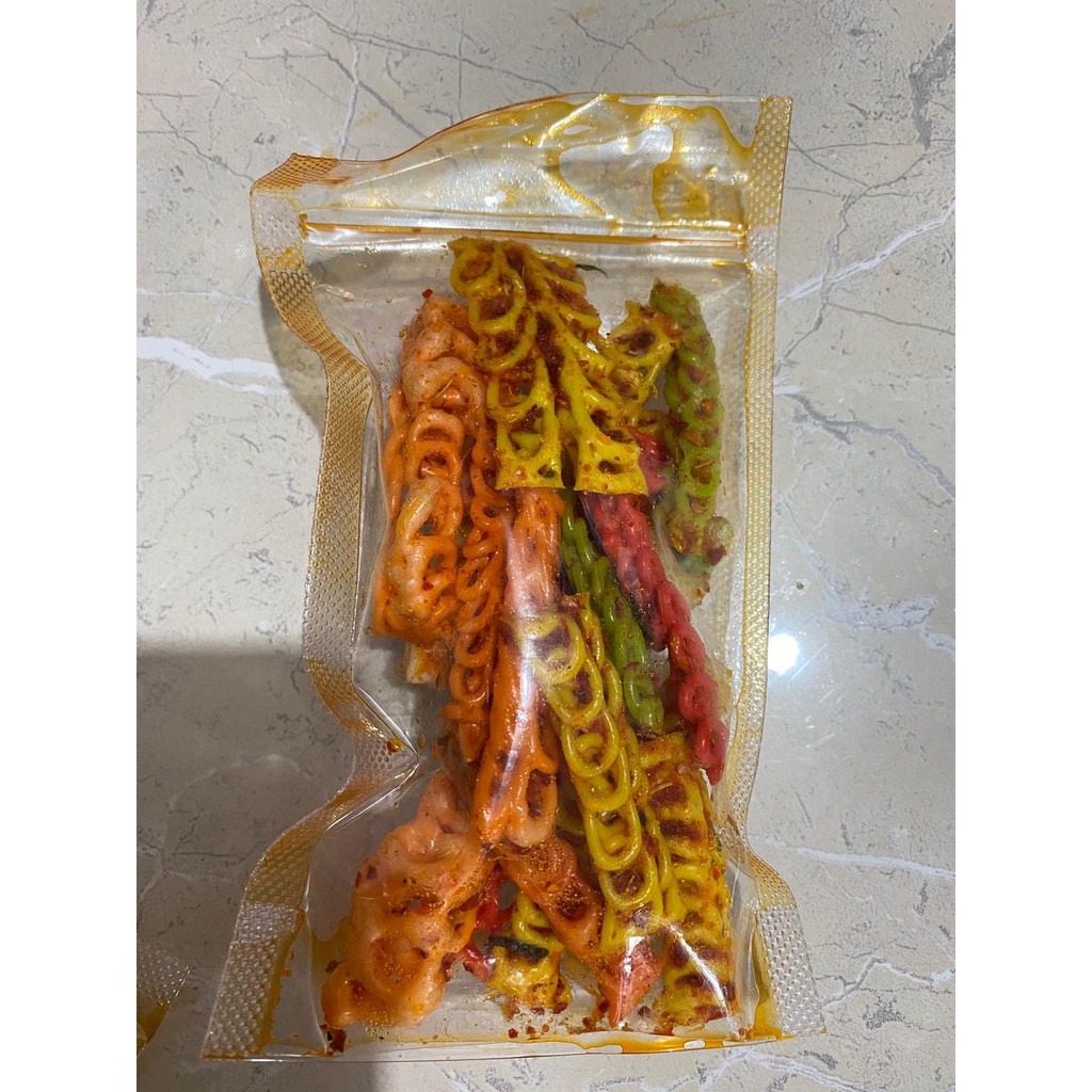 

KERUPUK RANTAI Pedas gurih daun jeruk terlaris