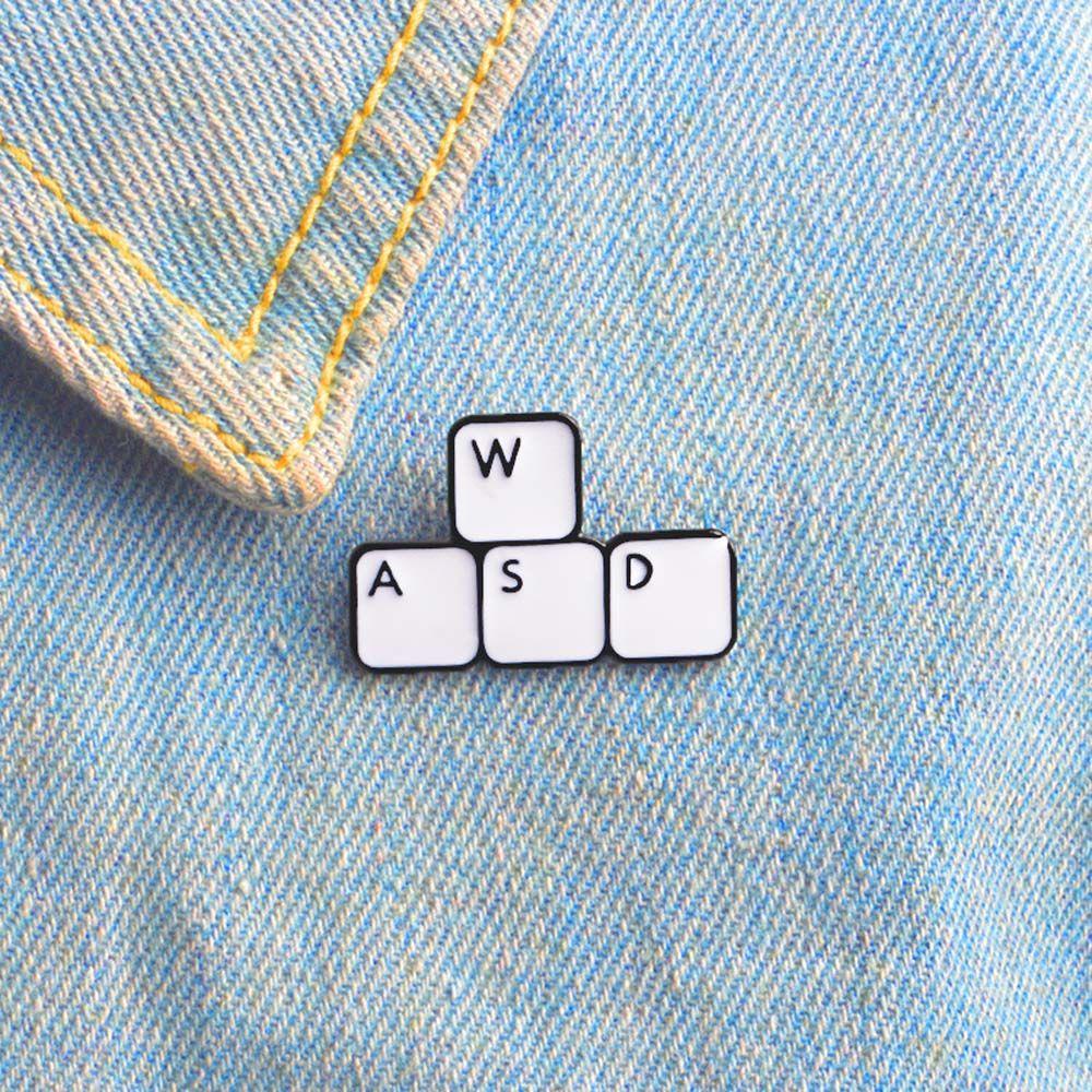 [Elegan] Bros Keyboard Hadiah Lucu Untuk Wanita Pria Aksesoris Perhiasan Kerah Bros Travel Commemorative Keyboard Komputer Kerah Pin Enamel Pin