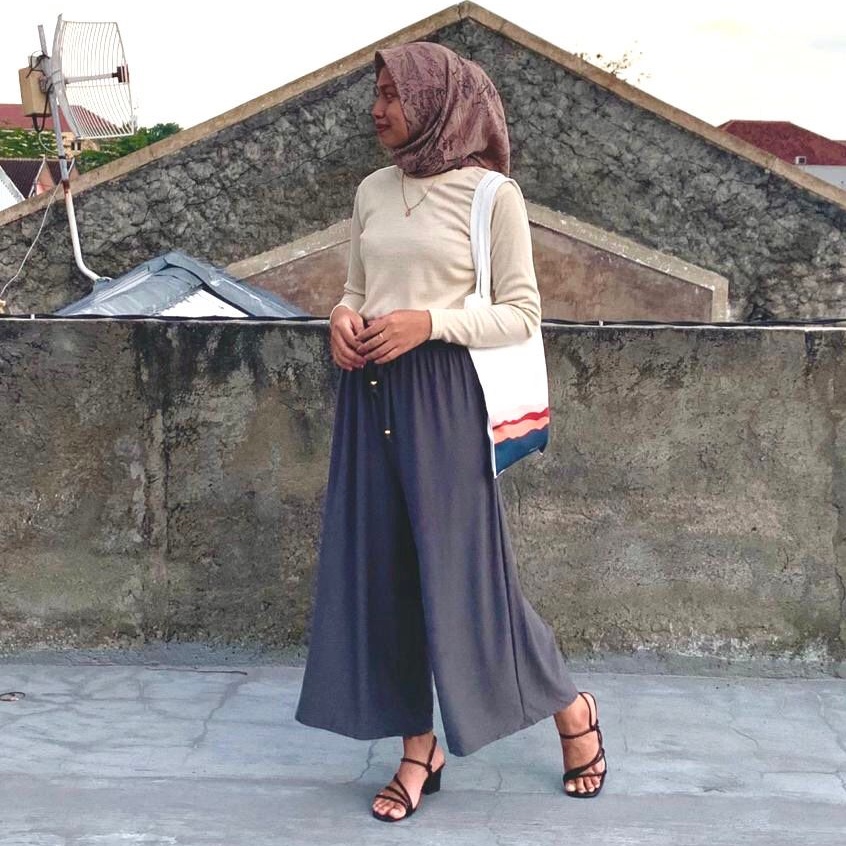 DAILY KULOT JUMBO / UMBRELLA KULOT / CELANA PANJANG WANITA / DAILY KULOT TRENDY ANTI BENGAH JUMBO KULOT UMBRELLA KOREAN STYLE HITS OOTD SELEBGRAM / Kulot BUMIL