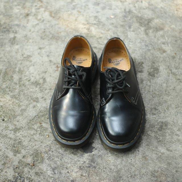 black low dr martens