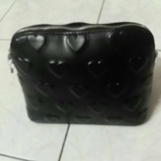 Tas hitam merk charles & keith original