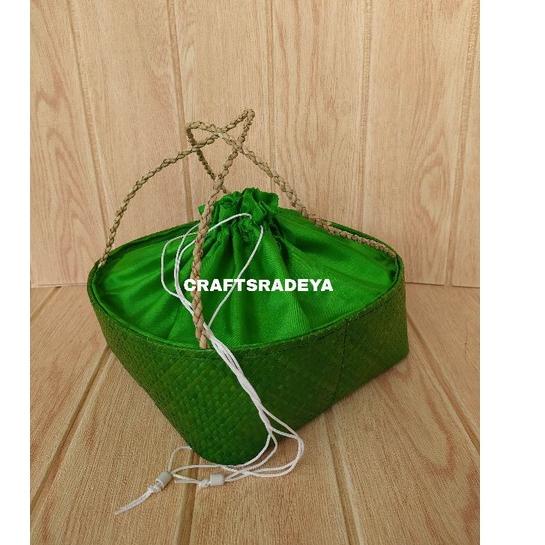 

KODEf4F9r--KOTAK ANYAMAN PANDAN SIZE L WARNA // KERANJANG HAMPERS TERMURAH