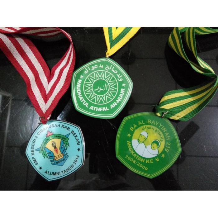 Medali kelulusan/sekolah akrilik print