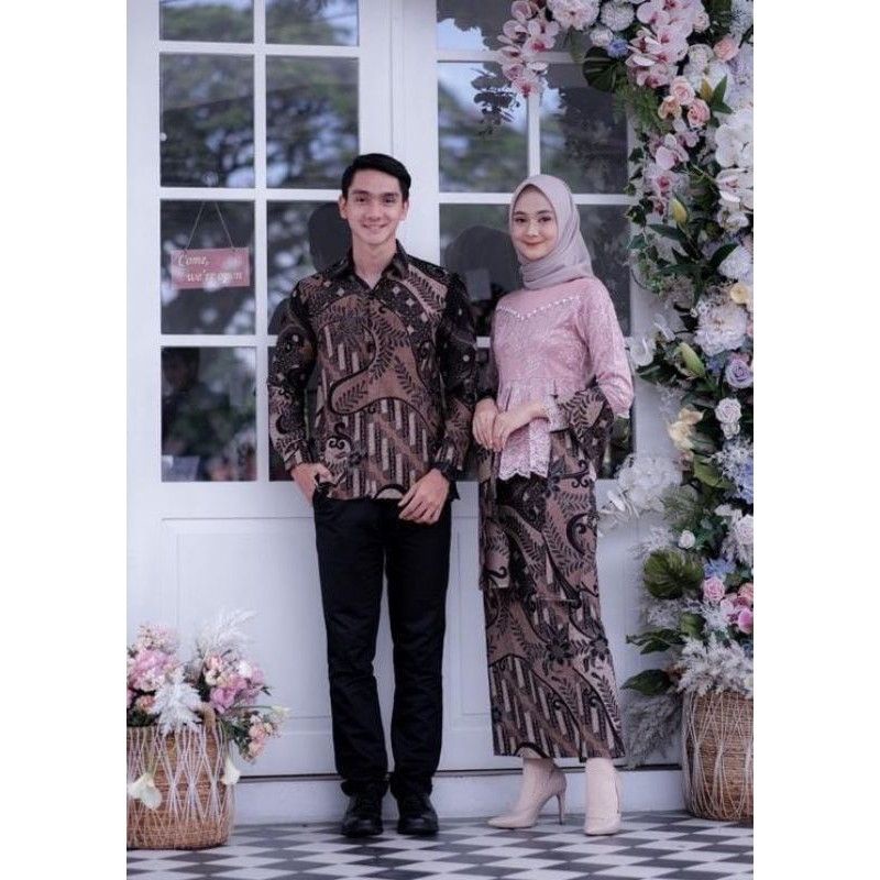 BAJU KEBAYA BROKAT SET COUPLE ASYIFA DUSTY PINK TUNANGAN PASANGAN LAMARAN WISUDA TERBARU KEKINIAN BA