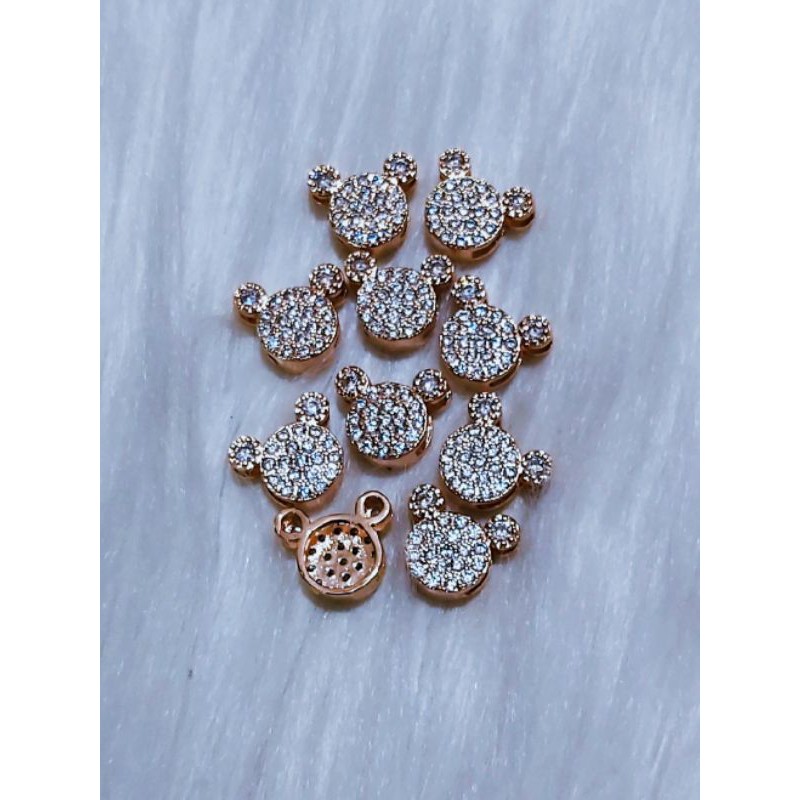 Liontin gelang gesper