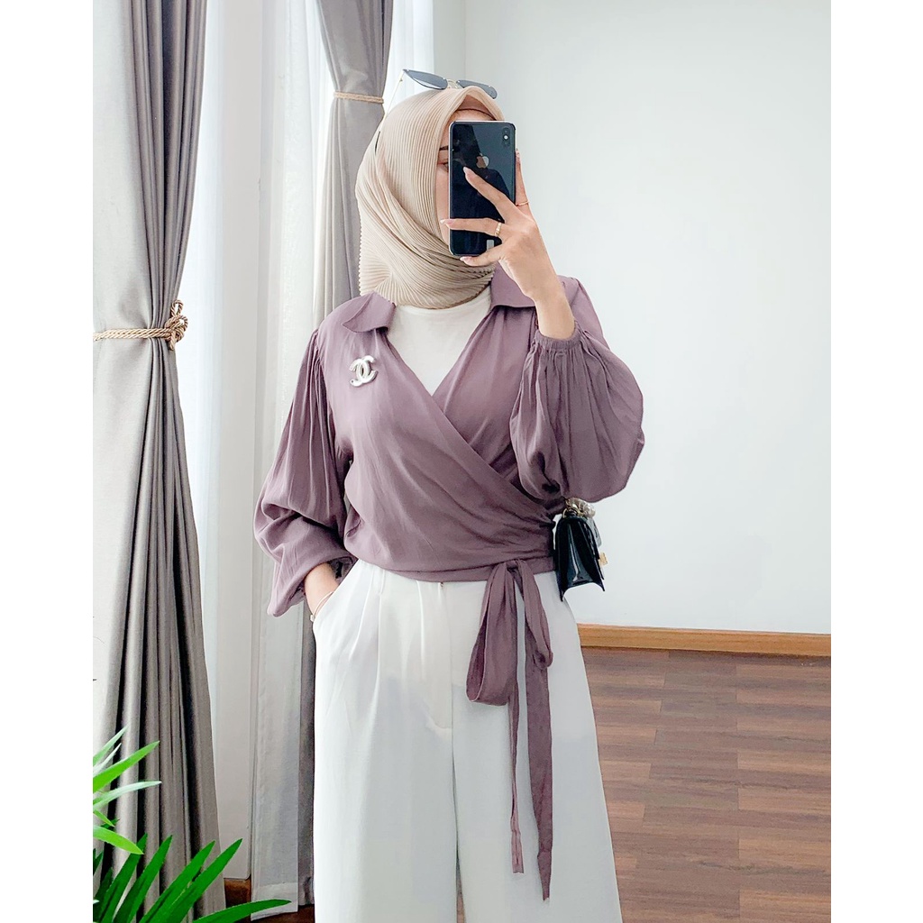 ALFAZZA STORE / DESITA CROP WRAP BLOUSE / BAJU KEMEJA ATASAN BLOUSE WANITA / OUTFIT SELEBGRAM VIRAL / BEST SELLER WARP TOP